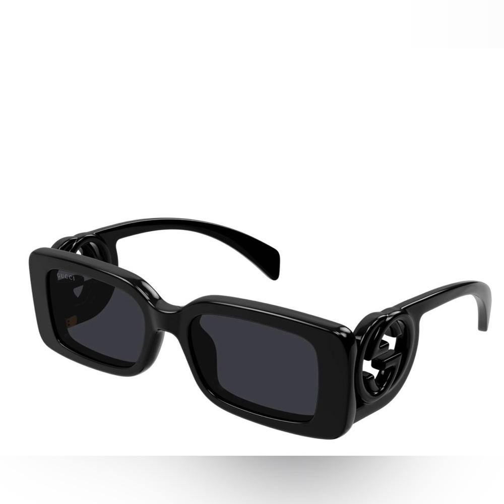 New - Gucci Black Rectangular Sunglasses w/ hard case, soft bag & cleaning cloth